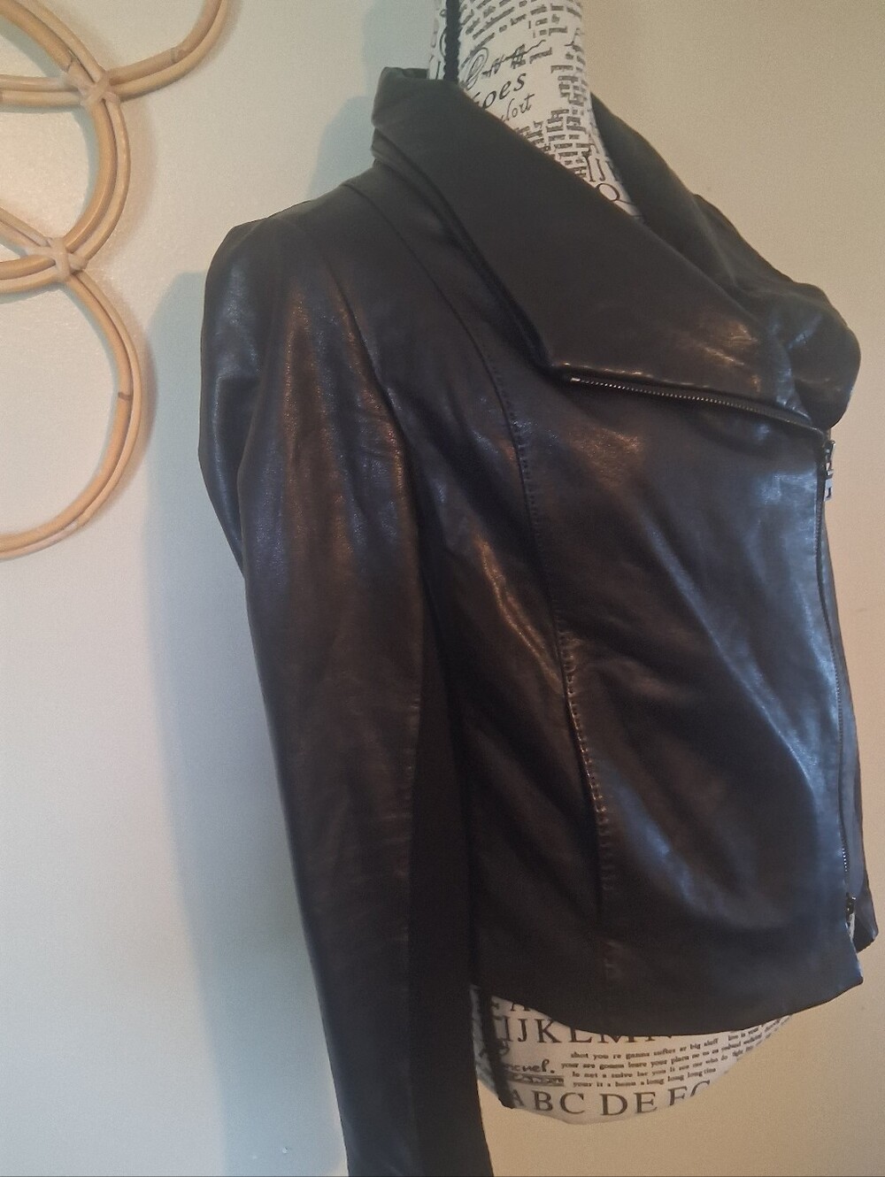 Vince Black Lamb Leather Scuba Jacket Size XS P2P 18 - Picture 5 of 10